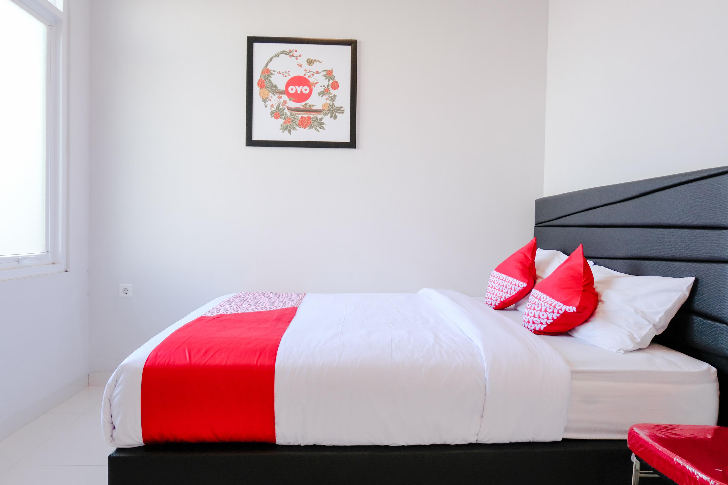 Super Oyo 995 Alice'S Homestay Syariah Джембер Экстерьер фото